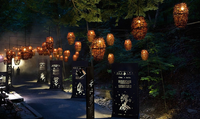 Люминесцентный парк, переносящий своих посетителей в сказку