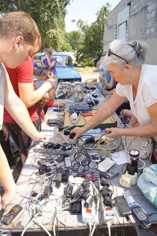 Бойовики "ЛНР" знову обстріляли Луганськ і намагаються утримати контроль над Донецьком