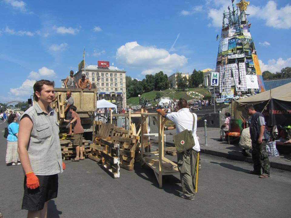 На Майдане убрали почти все палатки