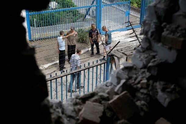 З обстріляної колонії Донецька втекли більше 100 ув'язнених