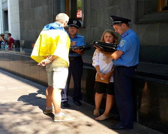 Бійці батальйону "Київ-1" затримали на мітингу кишенькового злодія