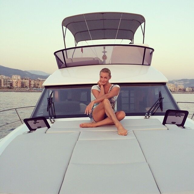 Волочкова поражает турков шикарной растяжкой