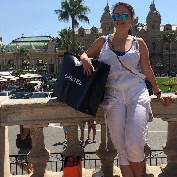 Как отдыхают звезды: Лобода гуляет по кладбищу, а Билык скрывается от папарацци