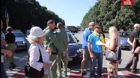 На Львовщине из-за военных складов перекрыли международную трассу 