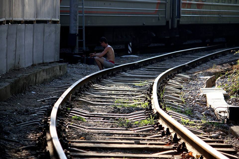 В Сочи туристы "мариновались" в поездах более 10 часов на 40-градусной жаре из-за поломки