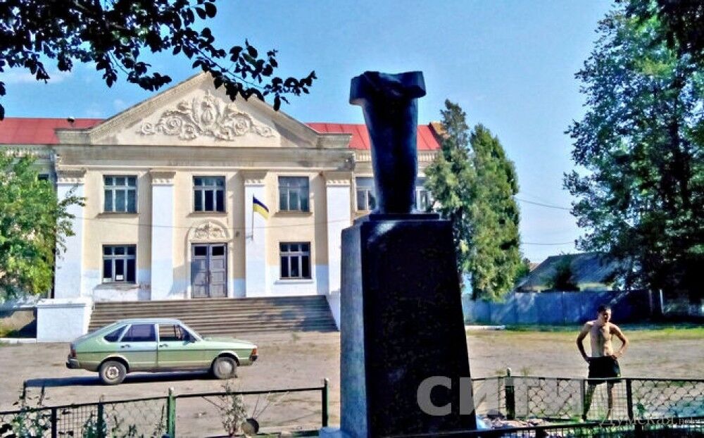 За ночь на Одесщине снесли три памятника Ленину