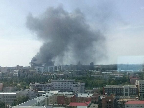 Облако черного дыма накрыло Челябинск из-за пожара