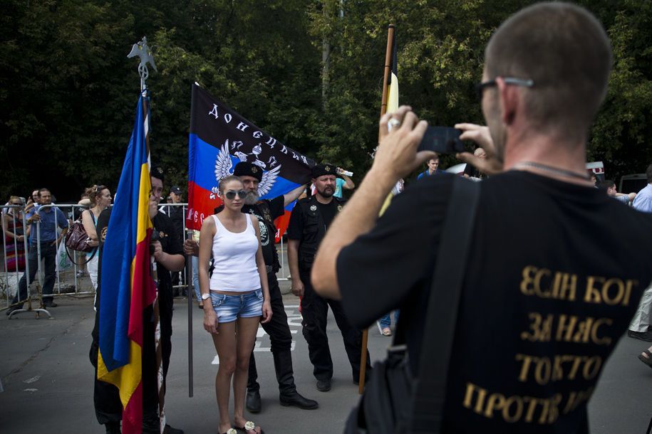 Москвичі вийшли на мітинг вимагати від Путіна ввести війська в Україну