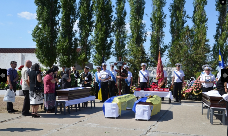 Все жители Очакова вышли проститься с погибшими в зоне АТО воинами