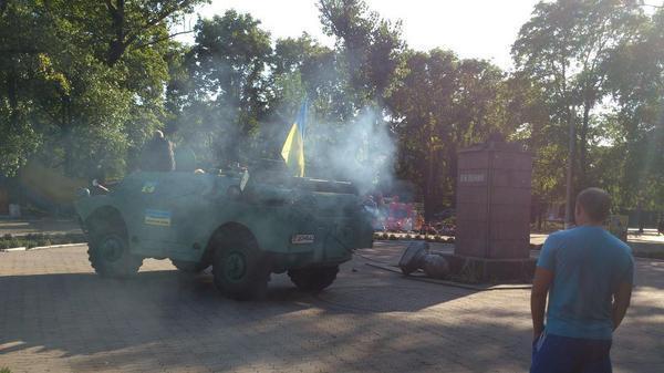 На Донбассе снесли очередной памятник Ленину
