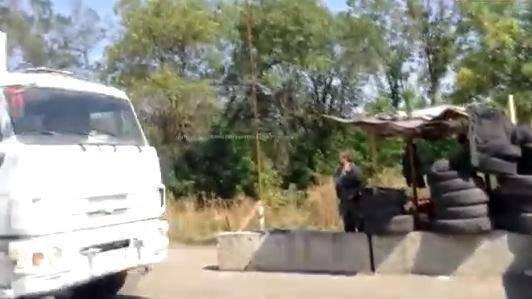 Колонна белых грузовиков из РФ проехала через Краснодон