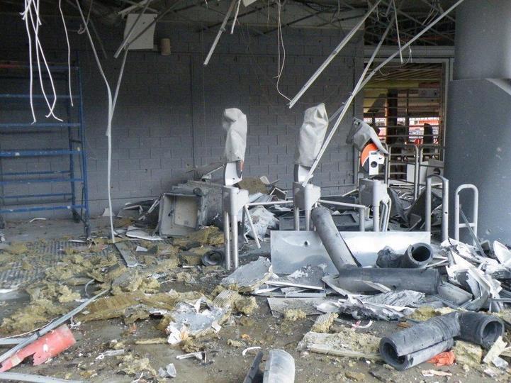 Опубликованы новые фото разрушений на "Донбасс Арене"