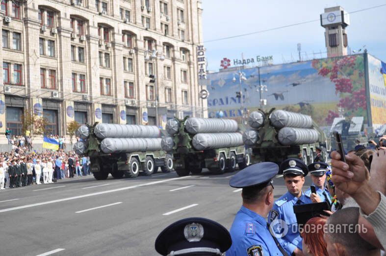 В Киеве прошел военный парад. Фоторепортаж