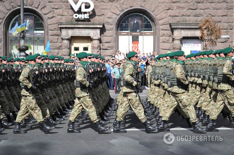 В Киеве прошел военный парад. Фоторепортаж