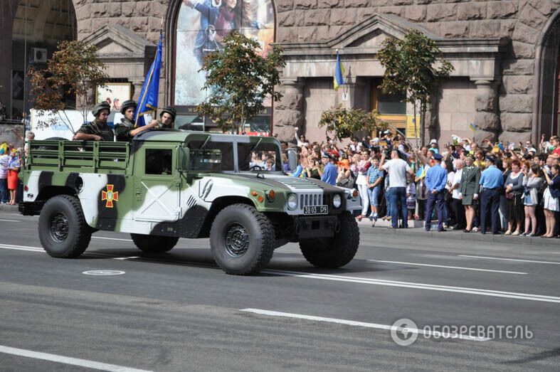 В Киеве прошел военный парад. Фоторепортаж