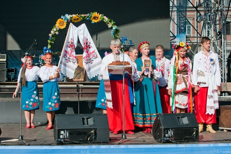 Самые красивые наряды всеукраинского парада вышиванок