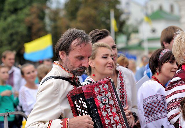 Самые красивые наряды всеукраинского парада вышиванок