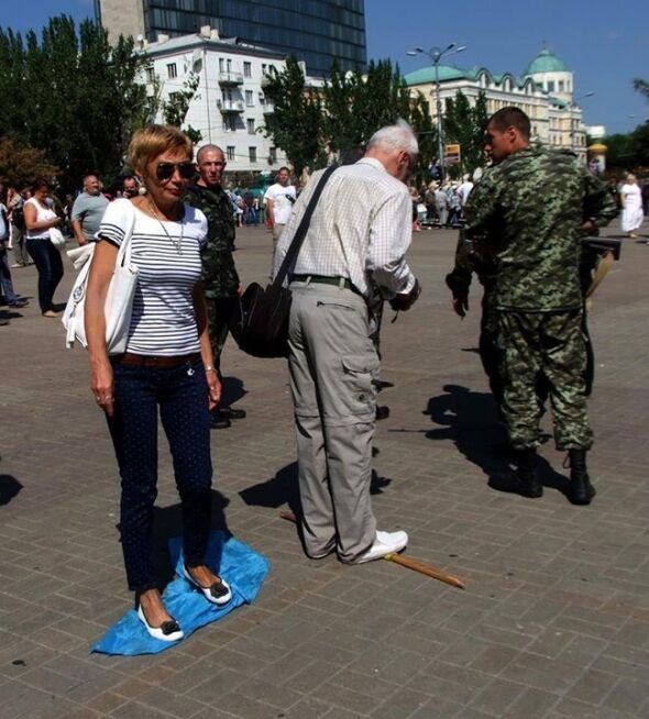 У Донецьку прапор України топтала навіть вихователька дитячого саду