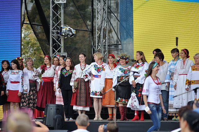 Самые красивые наряды всеукраинского парада вышиванок