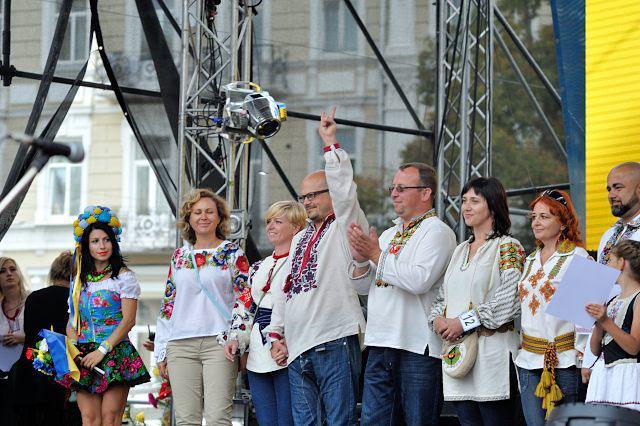 Самые красивые наряды всеукраинского парада вышиванок