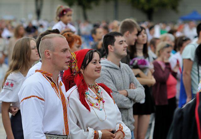 Самые красивые наряды всеукраинского парада вышиванок