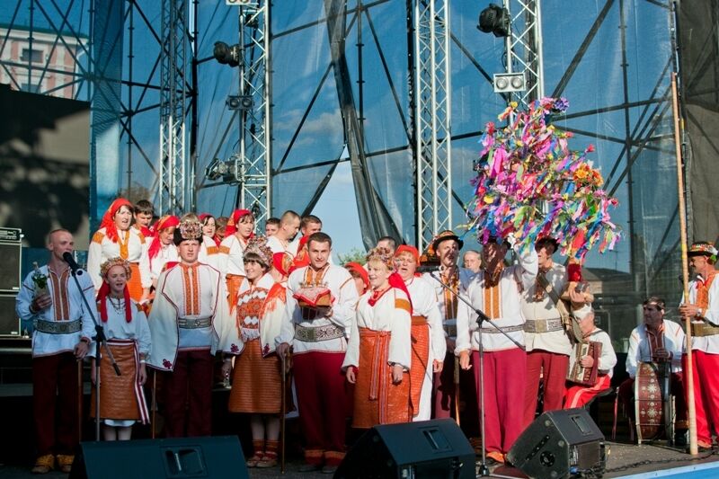 Самые красивые наряды всеукраинского парада вышиванок