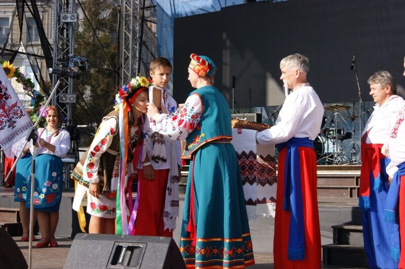 Самые красивые наряды всеукраинского парада вышиванок