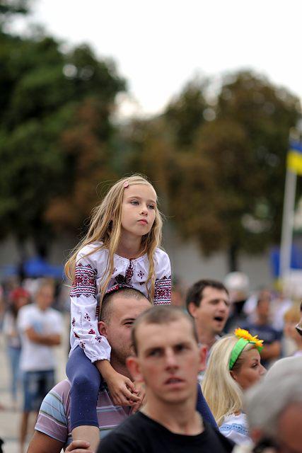 Самые красивые наряды всеукраинского парада вышиванок