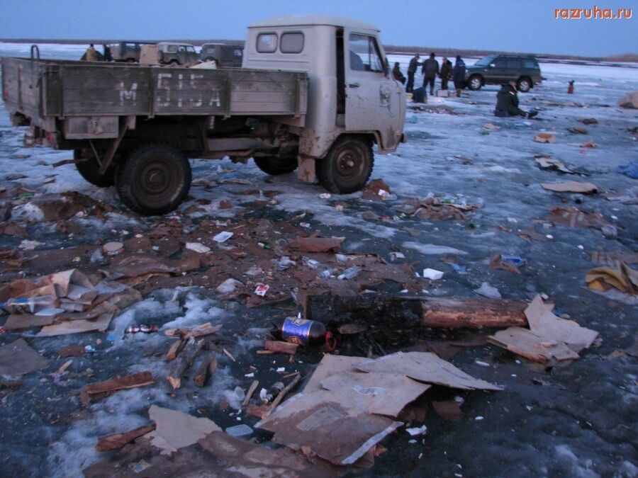 Жизнь в алмазной столице России: километровые лужи, трущобы из бараков и горы мусора