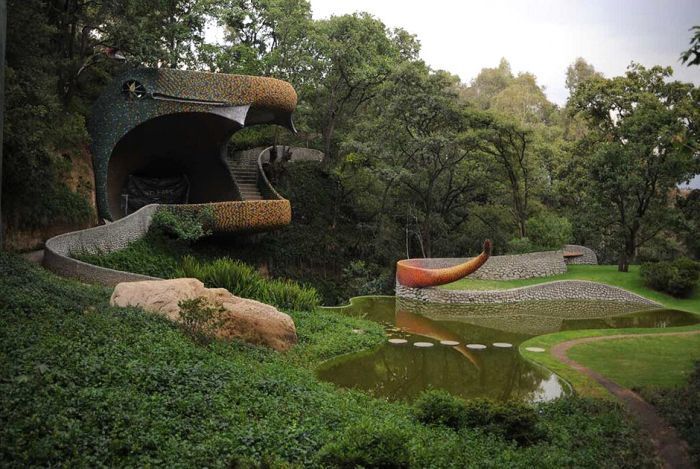 Необычные жилые здания в виде животных