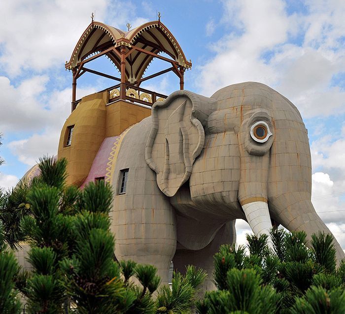 Необычные жилые здания в виде животных