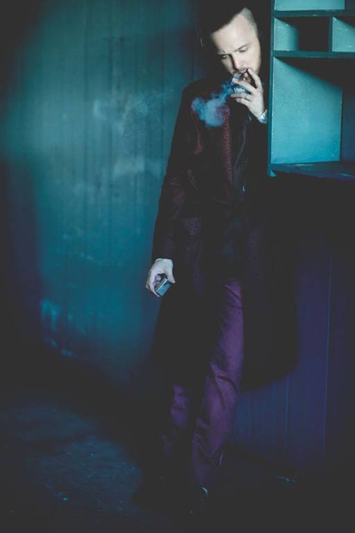 Красавчик из сериала "Во все тяжкие" в журнале Flaunt