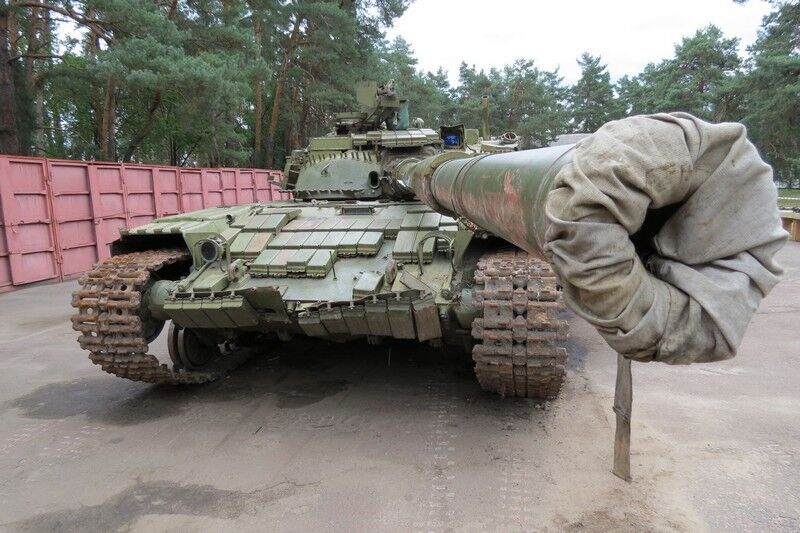 Минобороны показало ОБСЕ и военным атташе захваченную российскую технику