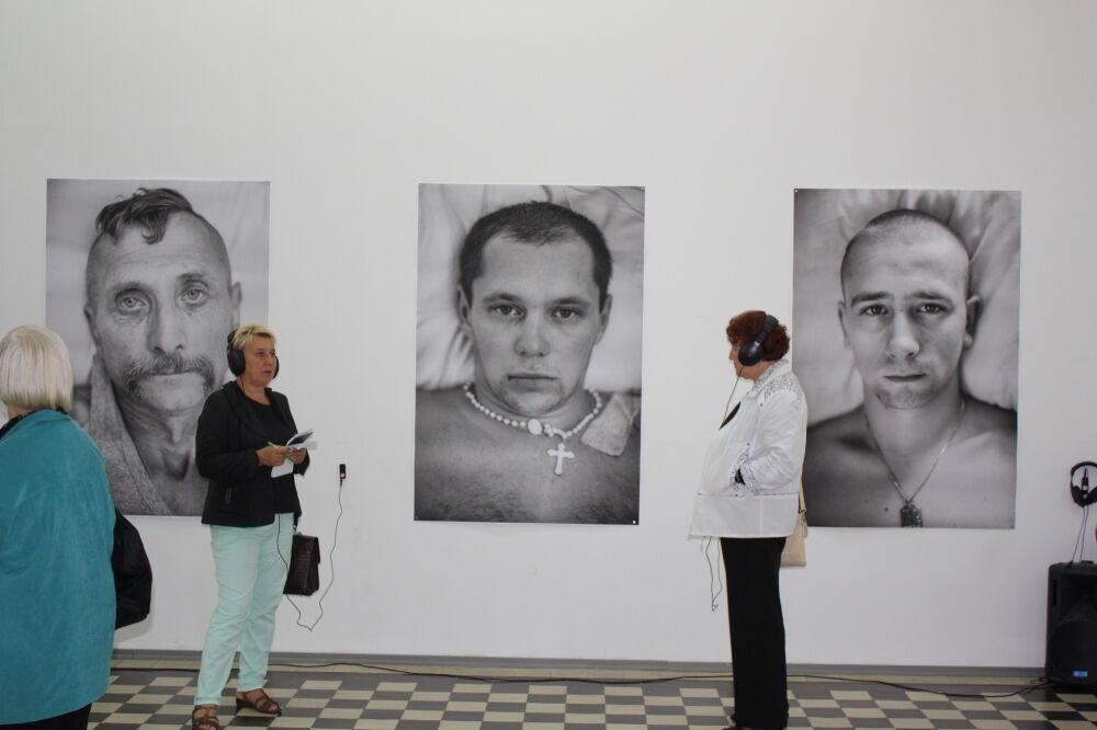Художник сделал 11 говорящих портретов раненых украинских солдат