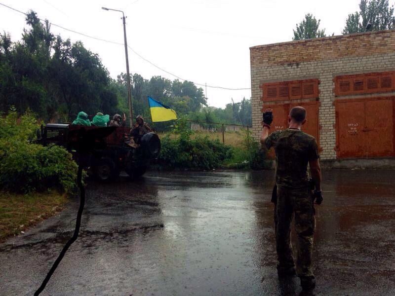 Элиту украинской армии на передовой подкармливают "Сникерсами" неравнодушные граждане