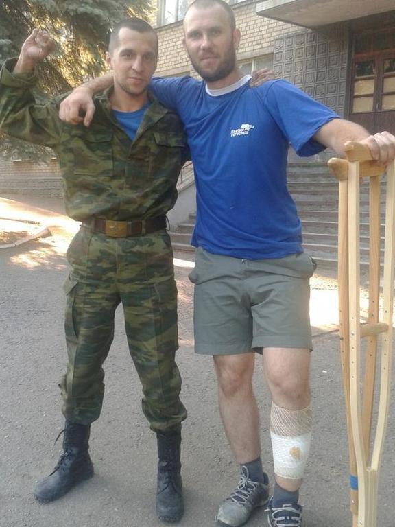 Раненый российский террорист засветился в футболке Партии регионов