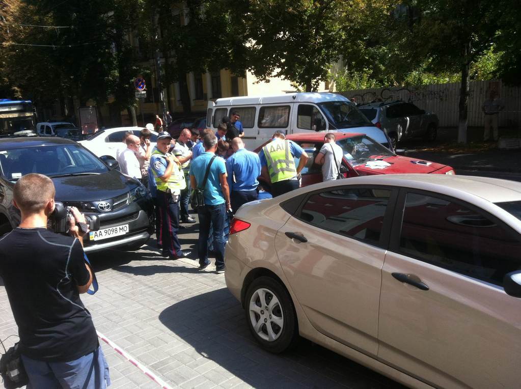 В центре Киева в районе метро "Арсенальная" произошла перестрелка
