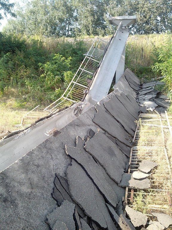 В Киеве рухнул пешеходный мост