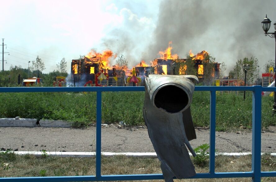 В Горловке из-за попадания снаряда сгорел Благовещенский храм