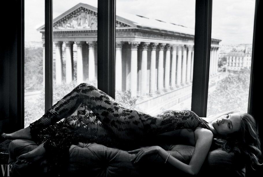 Недавно родившая Наталья Водянова в откровенной фотосессии для Vanity Fair