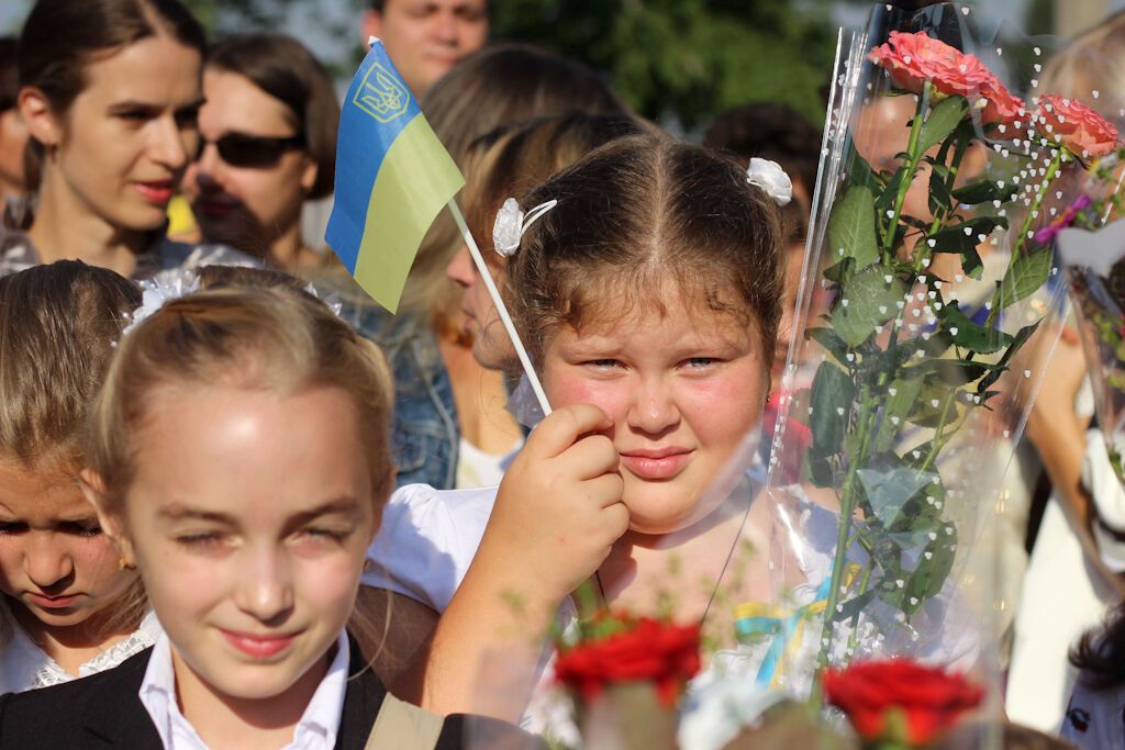 Киевские школьники пришли на линейку в вышиванках