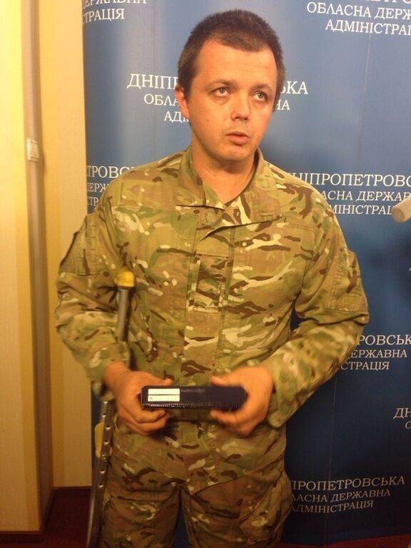 Семенченко вперше зняв балаклаву в Дніпропетровську