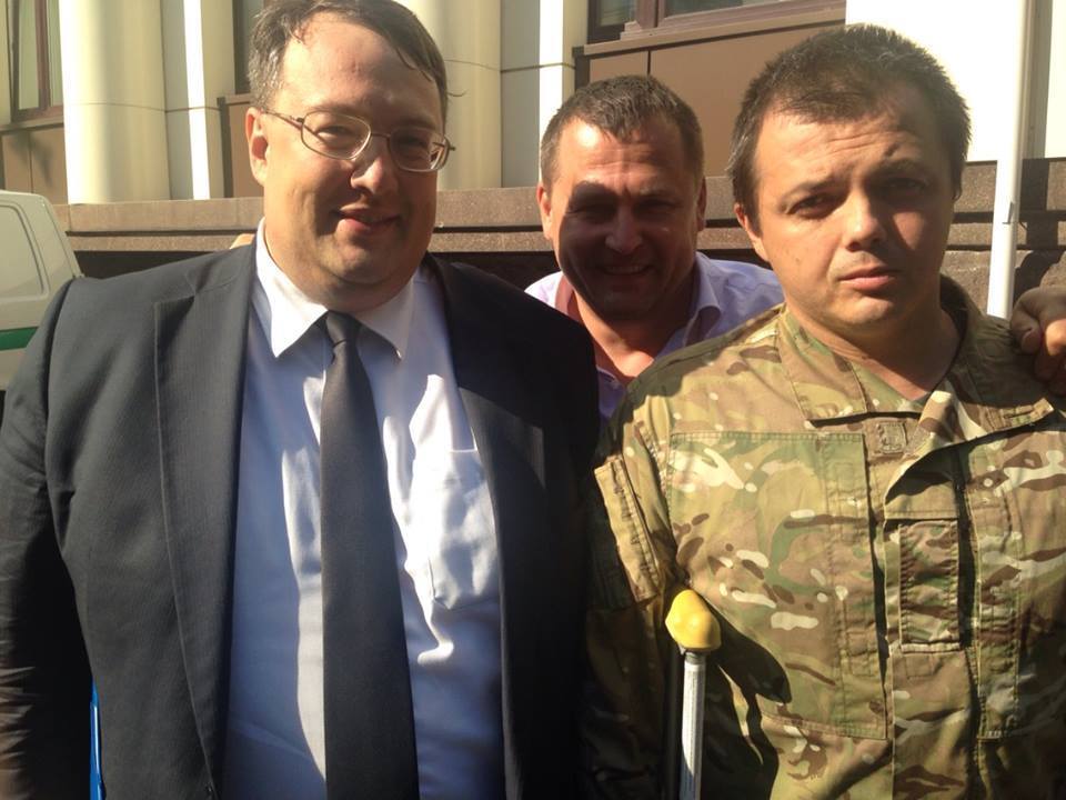 Семенченко впервые снял балаклаву в Днепропетровске