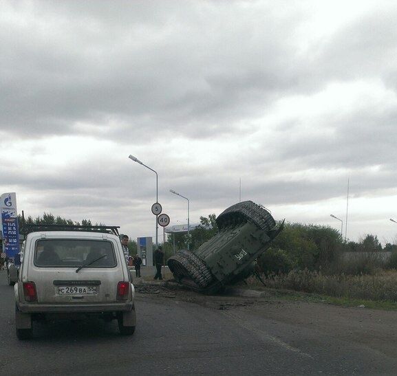 В Омську перекинувся танк