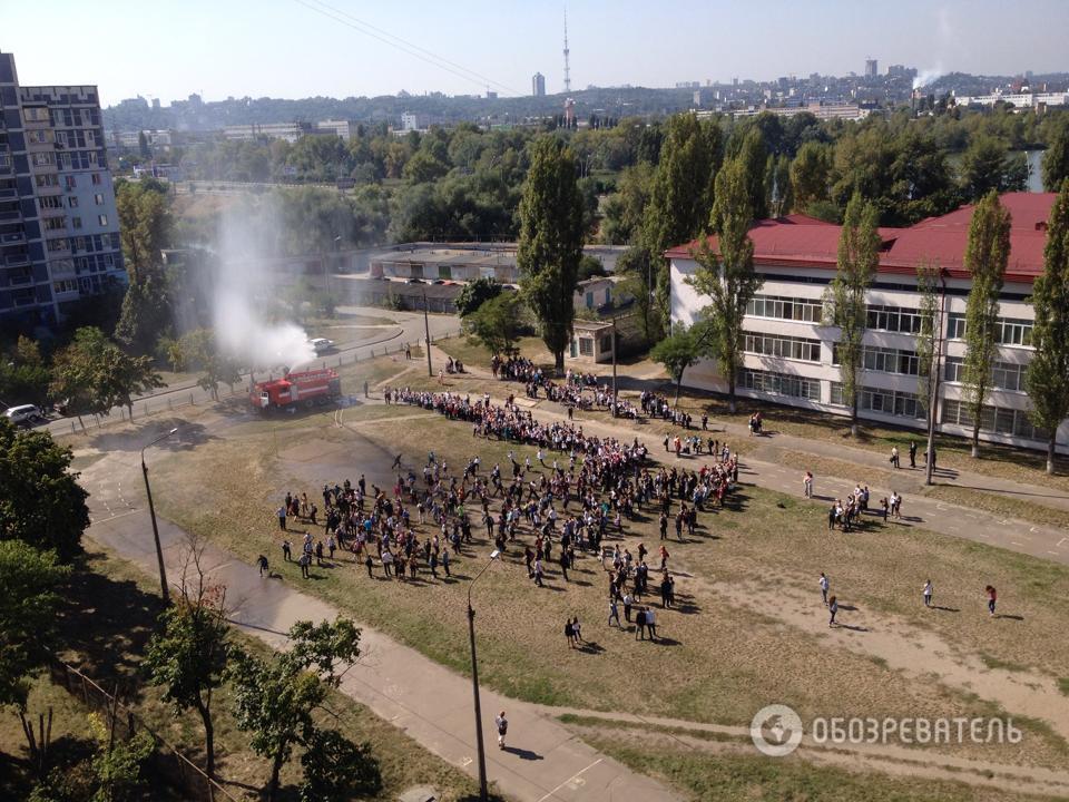 В киевской школе устроили массовый а-ля IceBucketChallenge