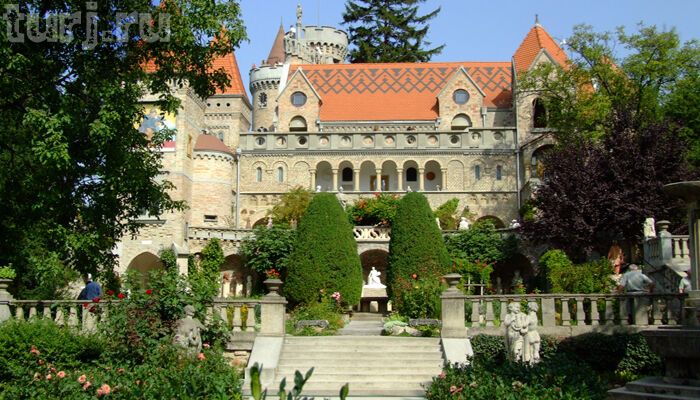 Невероятная история любви архитектора, который 40 лет строил замок для своей жены