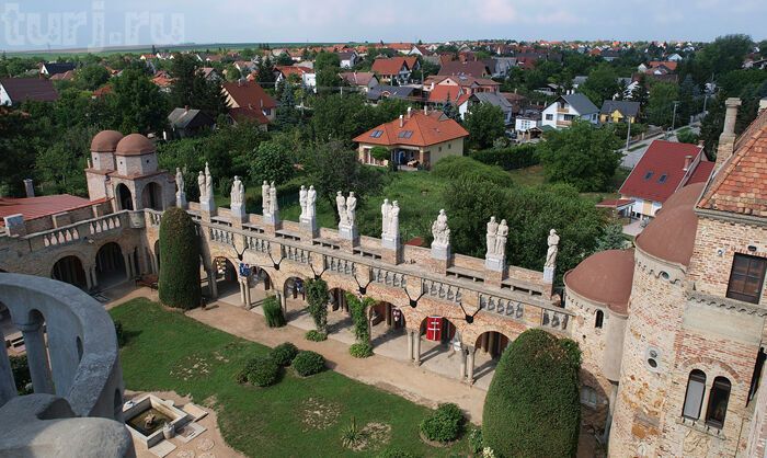 Невероятная история любви архитектора, который 40 лет строил замок для своей жены