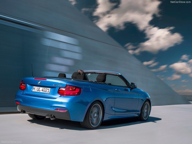 БМВ показала маленький кабриолет – модель 2-й серии