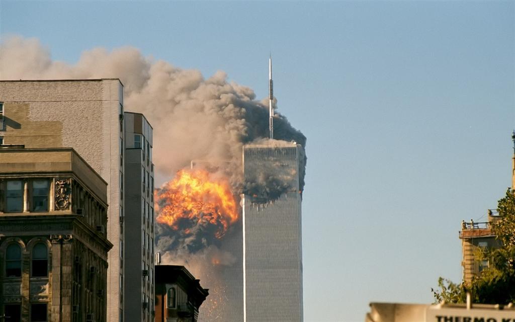 Теракт 9/11. Самые страшные кадры трагедии