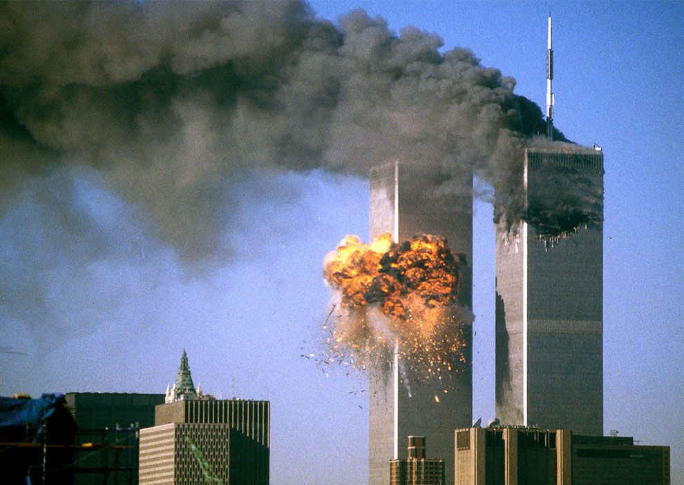 Теракт 9/11. Самые страшные кадры трагедии